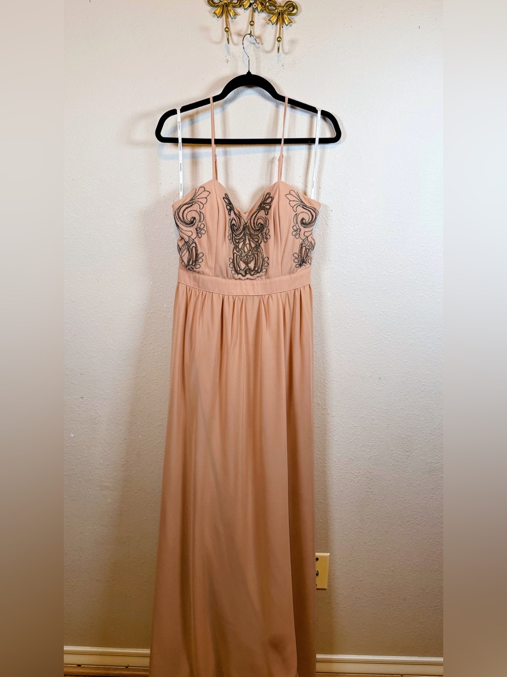 Elegant Soieblu Blush Pink Embellished Spaghetti Strap Formal Dress. Size M